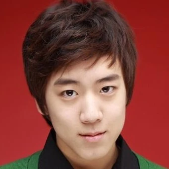 Arquivo:Do Jin Hoo adolescente A lenda.jpg