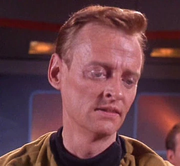Arquivo:John Farrell.png