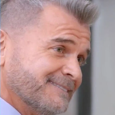 Arquivo:PORFIRIO (QUEM SEGURA A MINHA FAMILIA).png