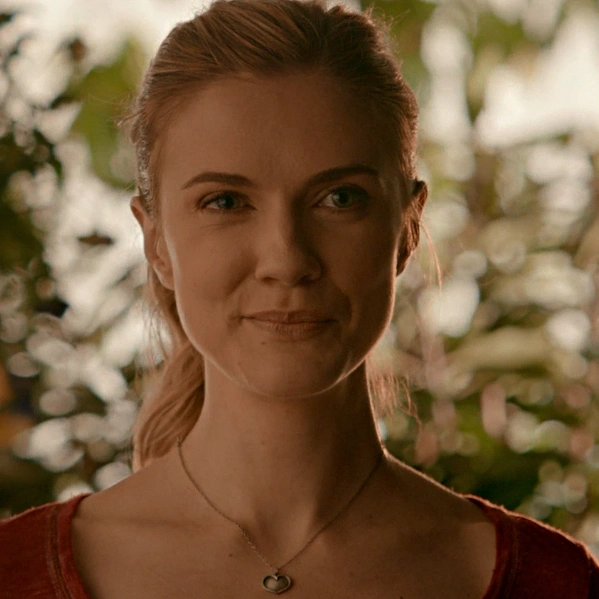 Arquivo:TVDJennaSommers.webp