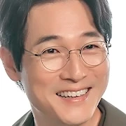 Arquivo:Kim Young-Jae - OANEE.jpg