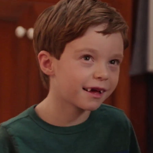 Arquivo:Tommy Maximoff 5 anos (WV).png
