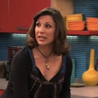 Arquivo:Holly Vega.png