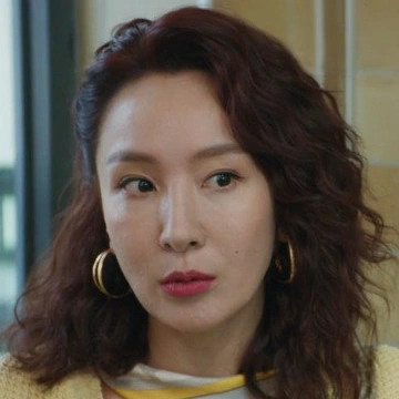 Arquivo:Jin Gyeong-Suk (UBG).png