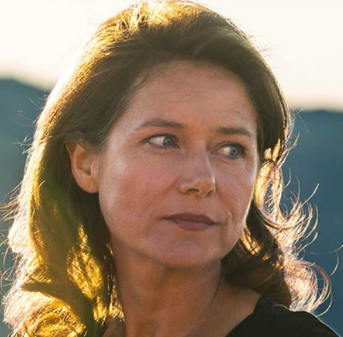 Arquivo:Theresa Cullen.png