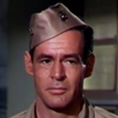 Arquivo:Horizontes de Glória (1951) - Capitão Carl Griffin (Robert Ryan).png