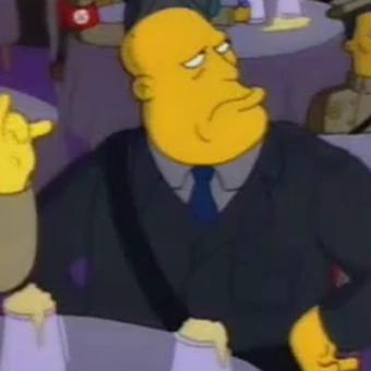 Arquivo:Benito Mussolini (Os Simpsons).png
