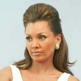 Arquivo:UglyBetty Wilhelmina.jpg