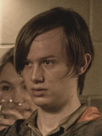 Arquivo:Ian (WB).png