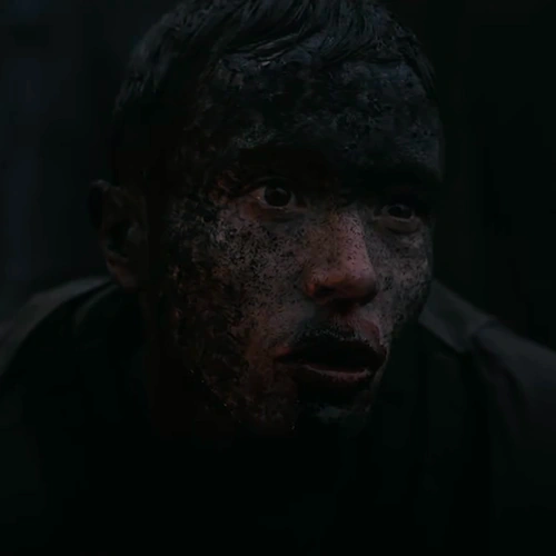 Arquivo:Elliot Page (AO).png