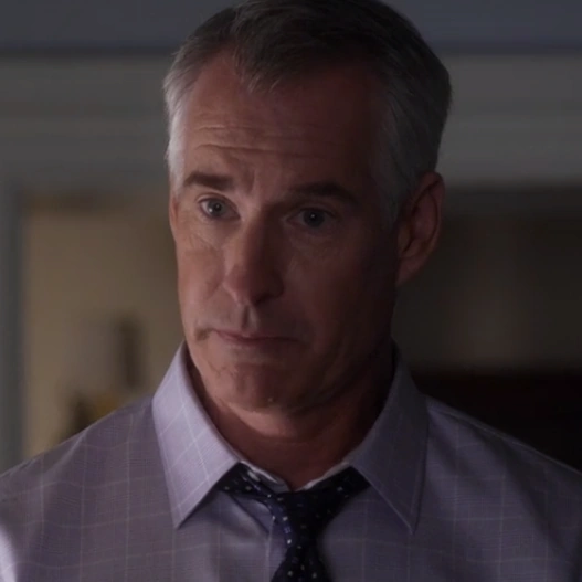 Arquivo:PLLKennethDiLaurentis (1).webp