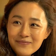 Arquivo:Moon Jeong-Hee - À Altura.jpg
