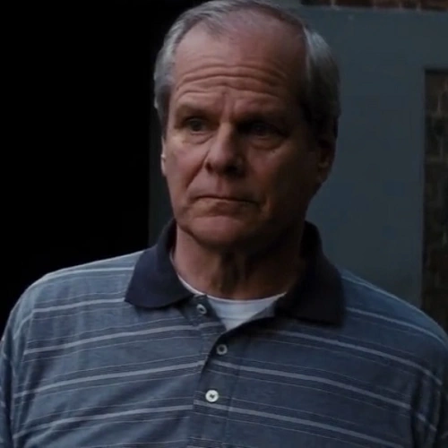 Arquivo:Padre Reilly - TDKR.png