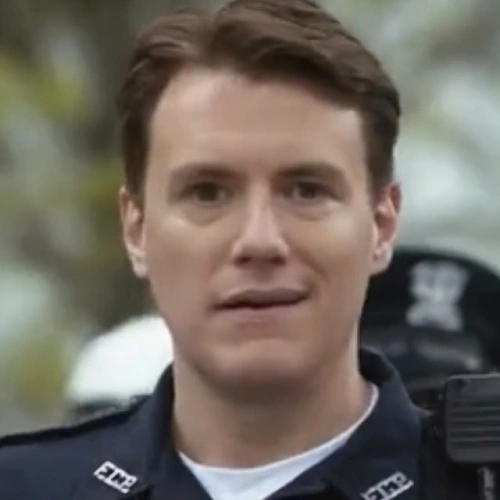 Arquivo:Oficial Johnny - Free Guy.png