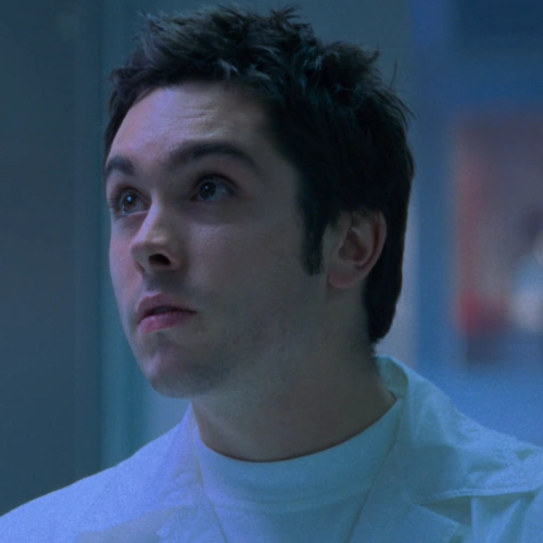 Arquivo:Dr. Blue (Resident Evil, O Hóspede Maldito).png