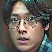 Arquivo:Lee Eun Hyuk Sweet Home.jpg