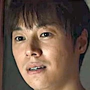 Arquivo:Hwang Seung Jae Sweet Home.jpg