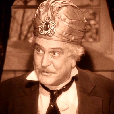 Arquivo:Professor Marvel O Mágico de Oz.webp