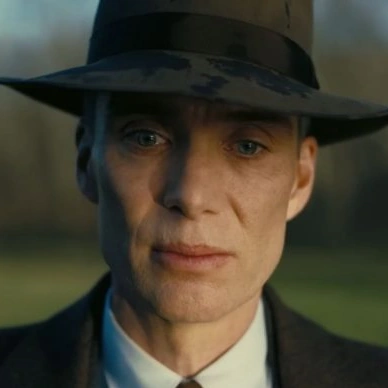 Arquivo:Robert Oppenheimer-2.png