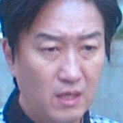 Arquivo:Yoon Se-Woong - EVETUV.jpg