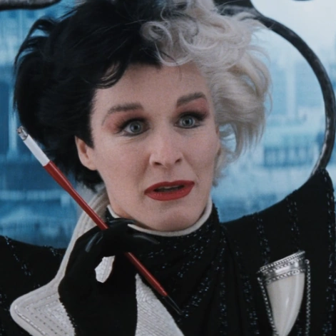 Arquivo:CruellaDeVill.webp