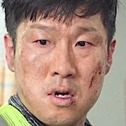 Arquivo:Doctor On The Edge-Kim Hyun-Chang.jpg