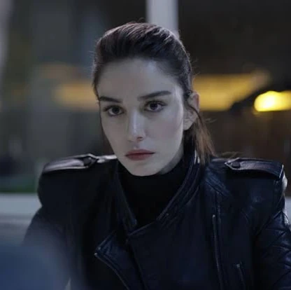 Arquivo:Gokce Demir.jpg