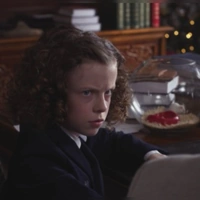 Arquivo:Princesa Emily Casamento Real.png