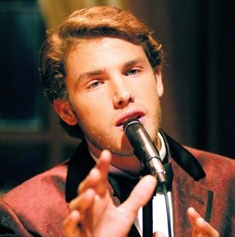 Arquivo:Cantante de baile Encantada.jpg