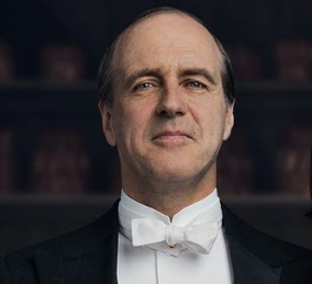 Arquivo:Joseph Molesley - Downton Abbey.png