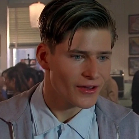 Arquivo:George McFly 1955 De Volta para o Futuro.jpg
