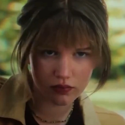 Arquivo:Sara Grey (HA-UND).png