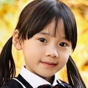 Arquivo:Kim Seo Hyun criança A lenda.jpg