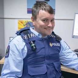 Arquivo:Policial Parker.jpg