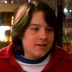 Arquivo:Matt Teen.webp