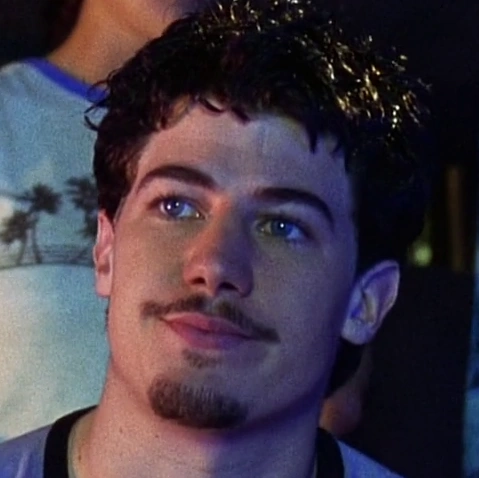 Arquivo:Scooby-Doo 2002 - Amigo de Velma.png