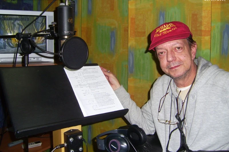 Arquivo:Paulo Celestino em estúdio (anos 2000).jpg