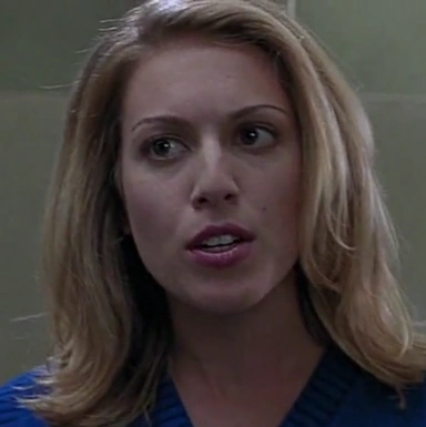 Arquivo:Chica en Baño.png