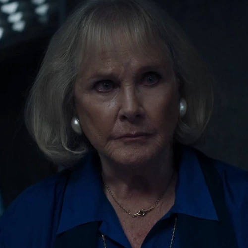 Arquivo:SLCK Mrs. Holmes.png