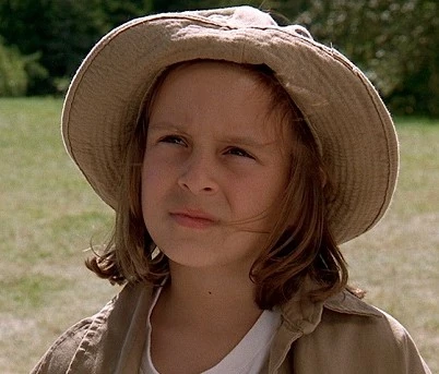 Arquivo:Ellie Creed CM.jpg