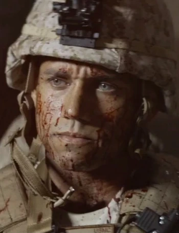 Arquivo:Soldado Owens (WB).png