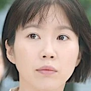 Arquivo:Pyramid Game-Lee Si Young.jpg