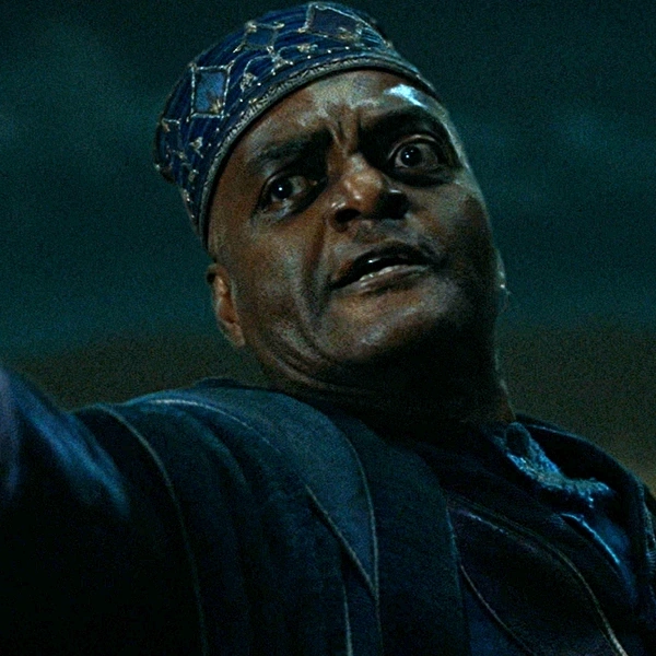 Arquivo:Kingsley Shacklebolt (Harry Potter - Relíquias 1).png