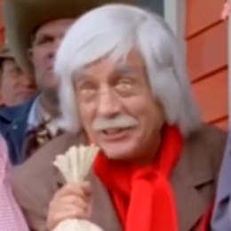 Arquivo:Chapatin (Charrito).png