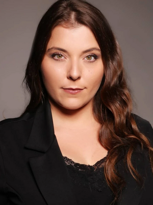 Gabi Martins.jpg