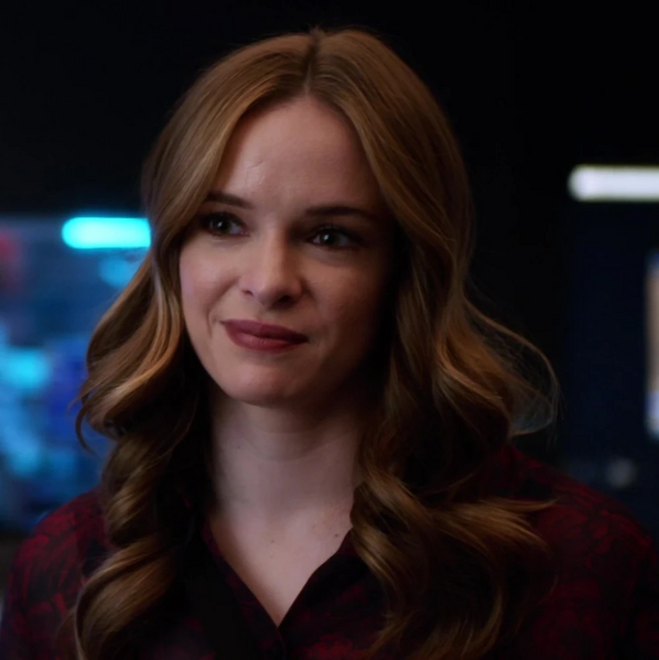 Arquivo:Caitlin Snow - Supergirl.png