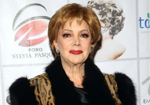 Jacqueline Andere.jpg