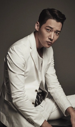 Choi Jin-Hyuk.png