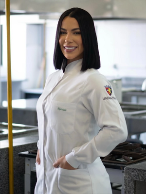 Larissa Tomásia.jpg