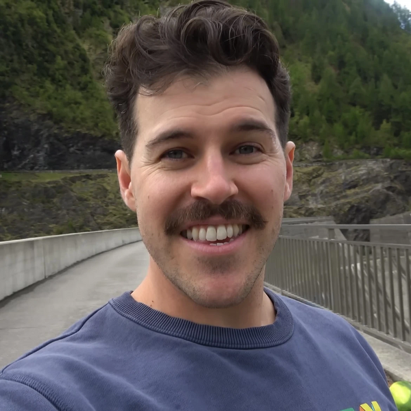 Arquivo:DerekHerron.jpeg
